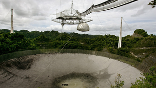 El trágico momento del colapso del radiotelescopio de Arecibo, en video